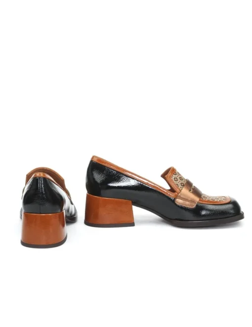 SCARPA CON TACCO BROCHI