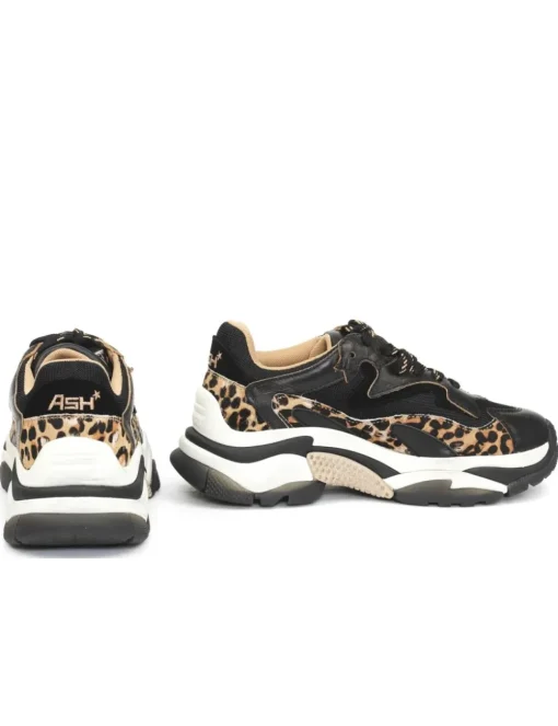 SNEAKER ADDICT