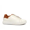 SNEAKER LARRY